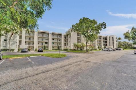 9480 Poinciana Place Davie FL 33324