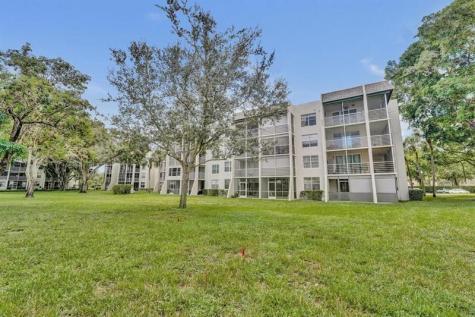 9480 Poinciana Place Davie FL 33324