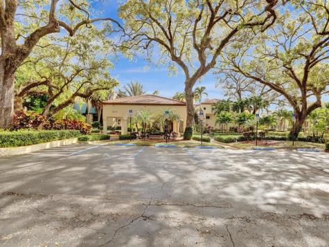 9480 Poinciana Place Davie FL 33324