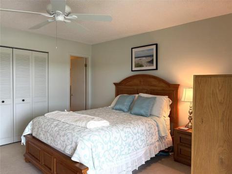 73 Royal Oak Court Vero Beach FL 32962