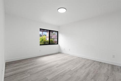 10045 SW 137 Court Miami FL 33186