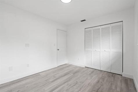 10045 SW 137 Court Miami FL 33186