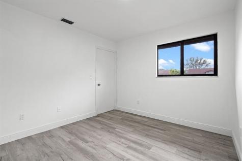 10045 SW 137 Court Miami FL 33186