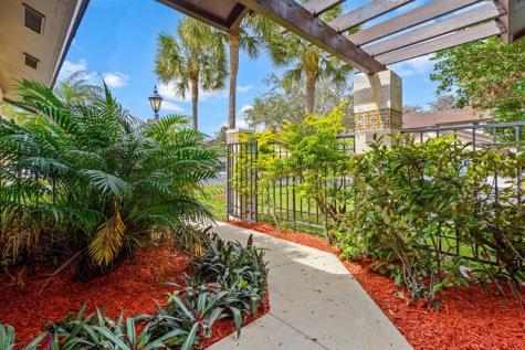 10045 SW 137 Court Miami FL 33186