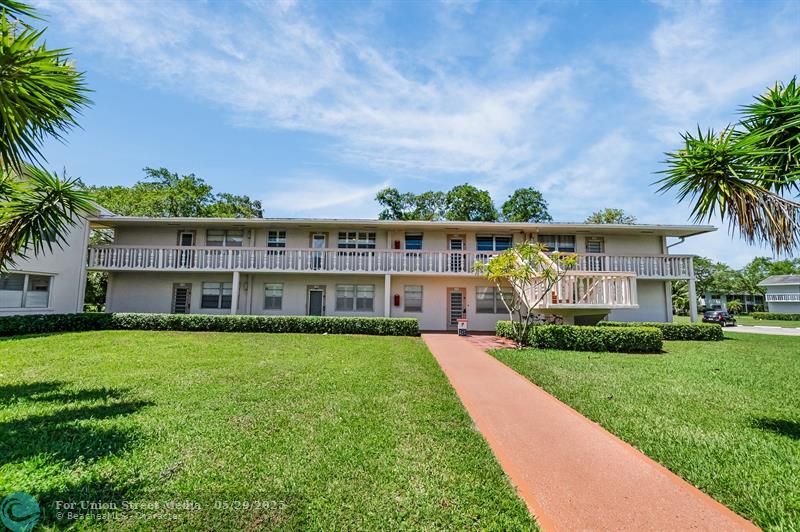 327 Farnham P Deerfield Beach FL 33442