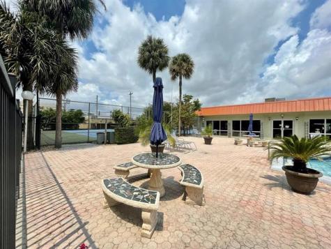 809 W Oakland Park Boulevard Oakland Park FL 33311