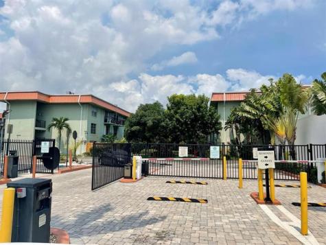 809 W Oakland Park Boulevard Oakland Park FL 33311