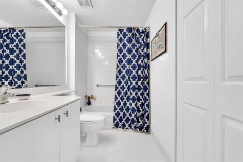 7775 Yardley Drive Tamarac FL 33321