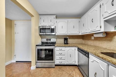 140 Lakeview Drive Weston FL 33326