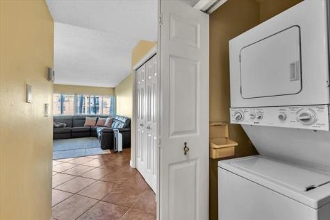 140 Lakeview Drive Weston FL 33326