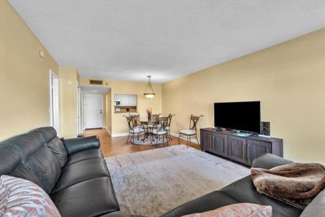 140 Lakeview Drive Weston FL 33326