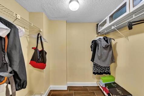 140 Lakeview Drive Weston FL 33326
