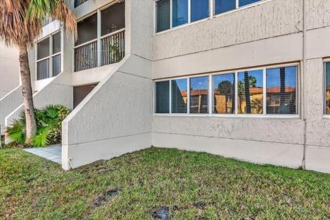 140 Lakeview Drive Weston FL 33326