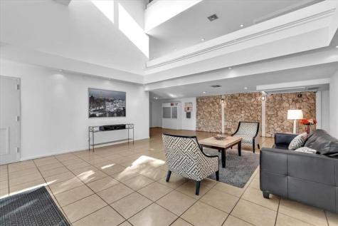 140 Lakeview Drive Weston FL 33326