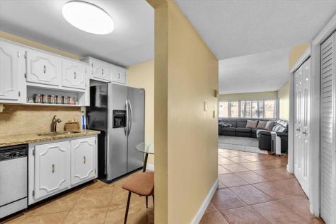 140 Lakeview Drive Weston FL 33326