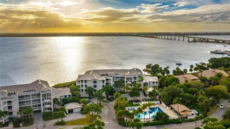 184 NE Edgewater Drive Stuart FL 34996