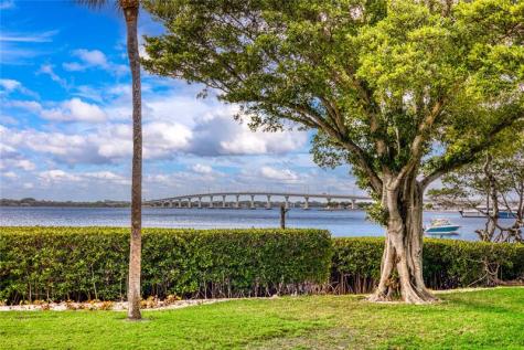 184 NE Edgewater Drive Stuart FL 34996