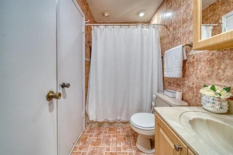 2612 W 54th Place Hialeah FL 33016