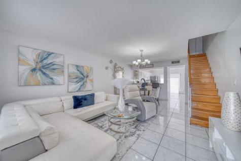 2612 W 54th Place Hialeah FL 33016