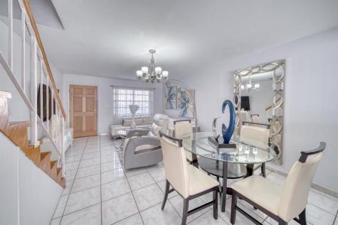 2612 W 54th Place Hialeah FL 33016