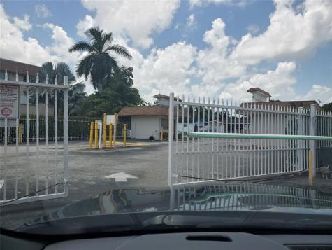 5300 Washington Street Hollywood FL 33021