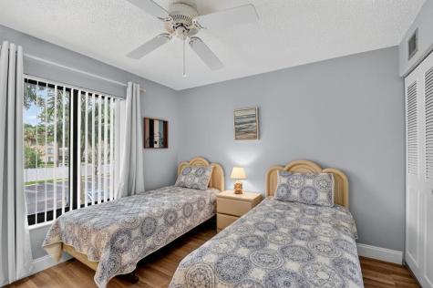 813 Sky Pine Way Greenacres FL 33415