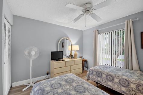 813 Sky Pine Way Greenacres FL 33415