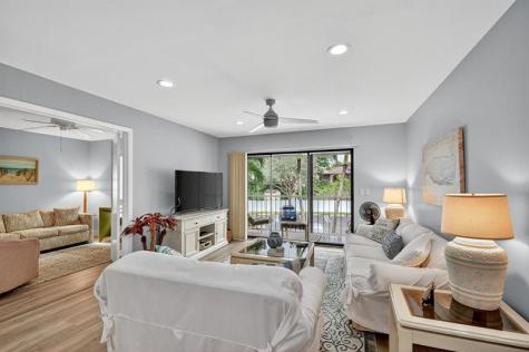 813 Sky Pine Way Greenacres FL 33415