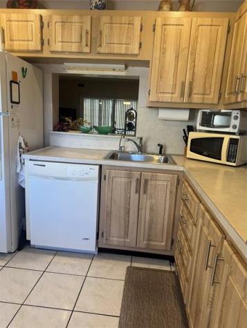 3940 NW 42 Avenue Lauderdale Lakes FL 33319