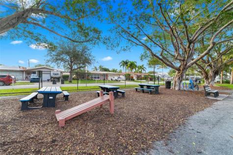 2201 NE 66th Street Fort Lauderdale FL 33308