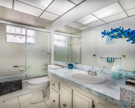 4705 NW 35th Street Lauderdale Lakes FL 33319