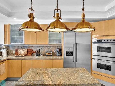 7000 Island Boulevard Aventura FL 33160