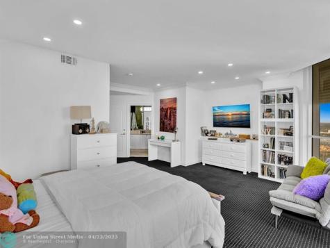 7000 Island Boulevard Aventura FL 33160