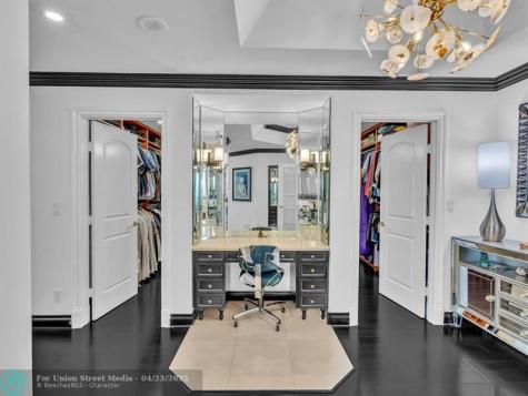 7000 Island Boulevard Aventura FL 33160