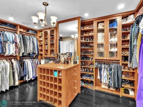 7000 Island Boulevard Aventura FL 33160