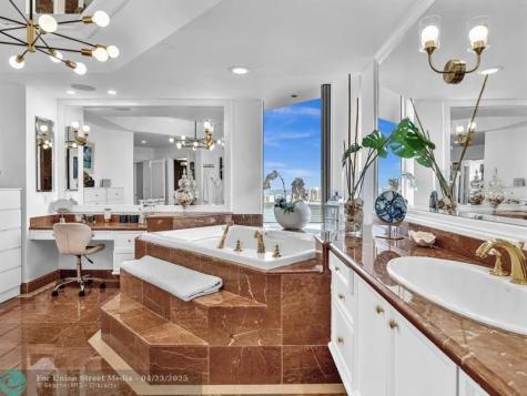 7000 Island Boulevard Aventura FL 33160
