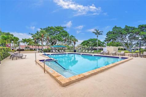 5658 Parkwalk Circle East Boynton Beach FL 33472