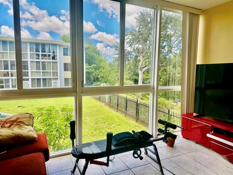 5985 Del Lago Circle Sunrise FL 33313