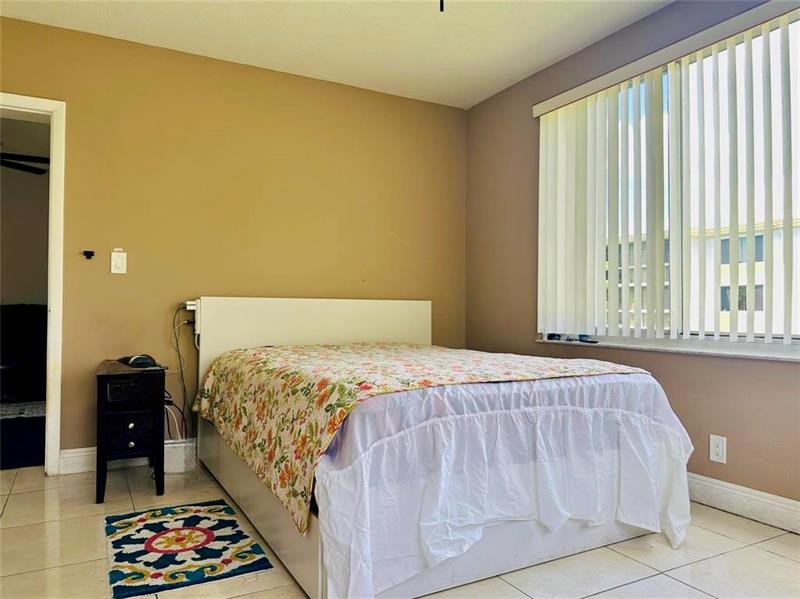 5985 Del Lago Circle Sunrise FL 33313