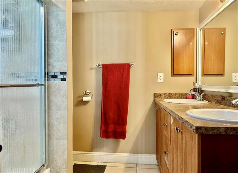 5985 Del Lago Circle Sunrise FL 33313