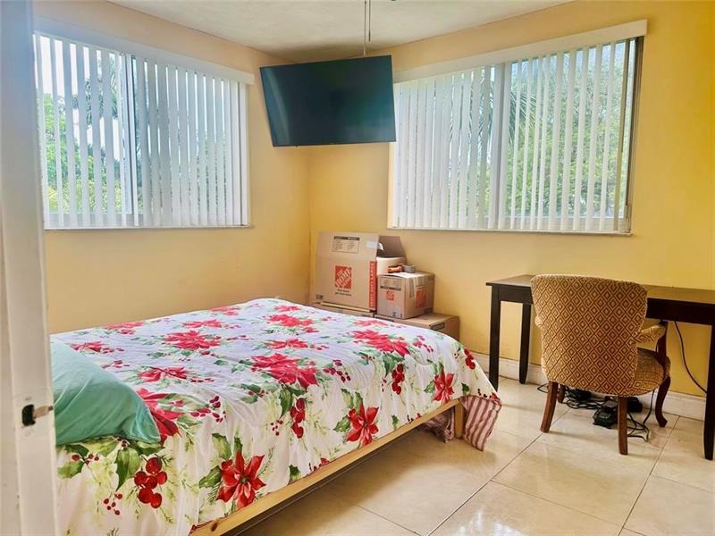 5985 Del Lago Circle Sunrise FL 33313