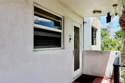 5985 Del Lago Circle Sunrise FL 33313