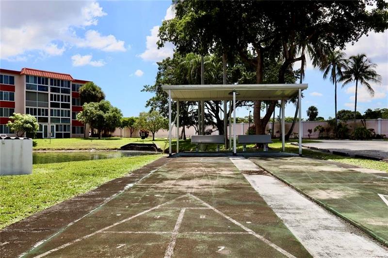 5985 Del Lago Circle Sunrise FL 33313