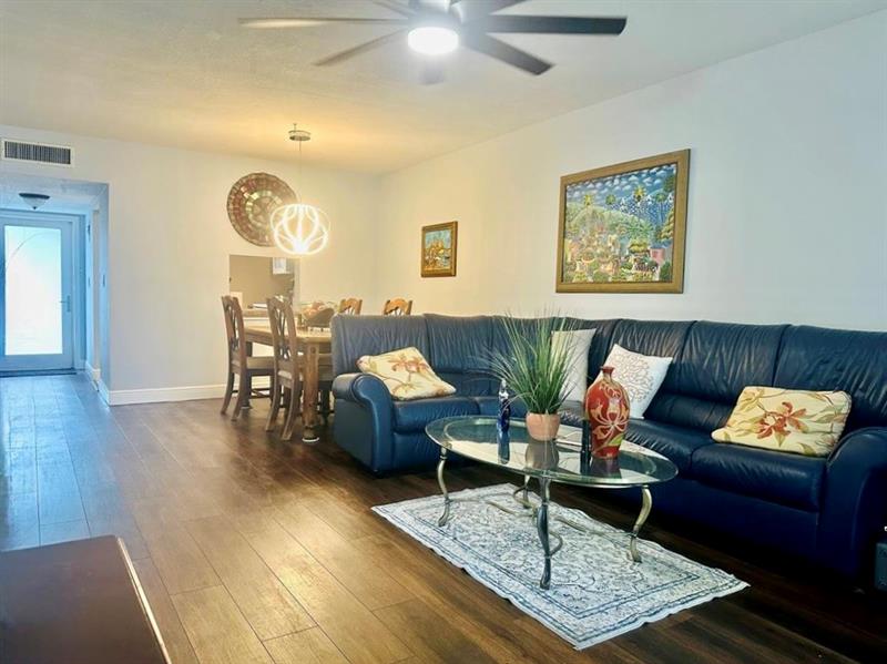 5985 Del Lago Circle Sunrise FL 33313