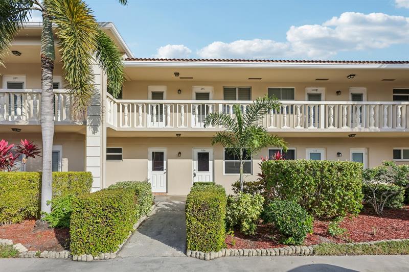2131 NE 42nd Court Lighthouse Point FL 33064