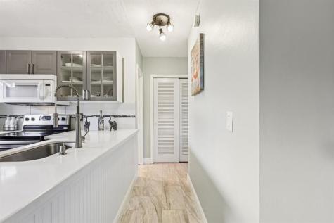 2131 NE 42nd Court Lighthouse Point FL 33064