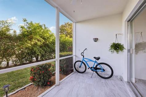 2131 NE 42nd Court Lighthouse Point FL 33064