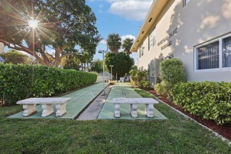 2131 NE 42nd Court Lighthouse Point FL 33064