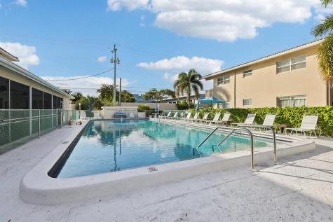 2131 NE 42nd Court Lighthouse Point FL 33064