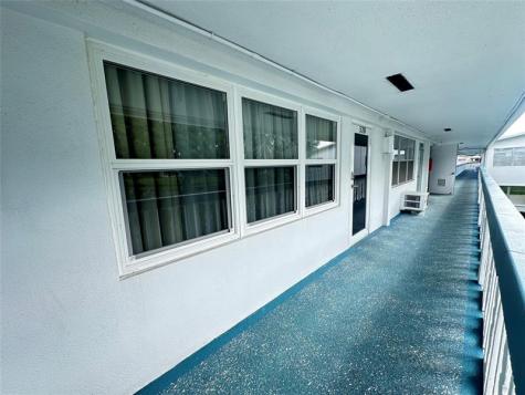 528 Tilford X Deerfield Beach FL 33442